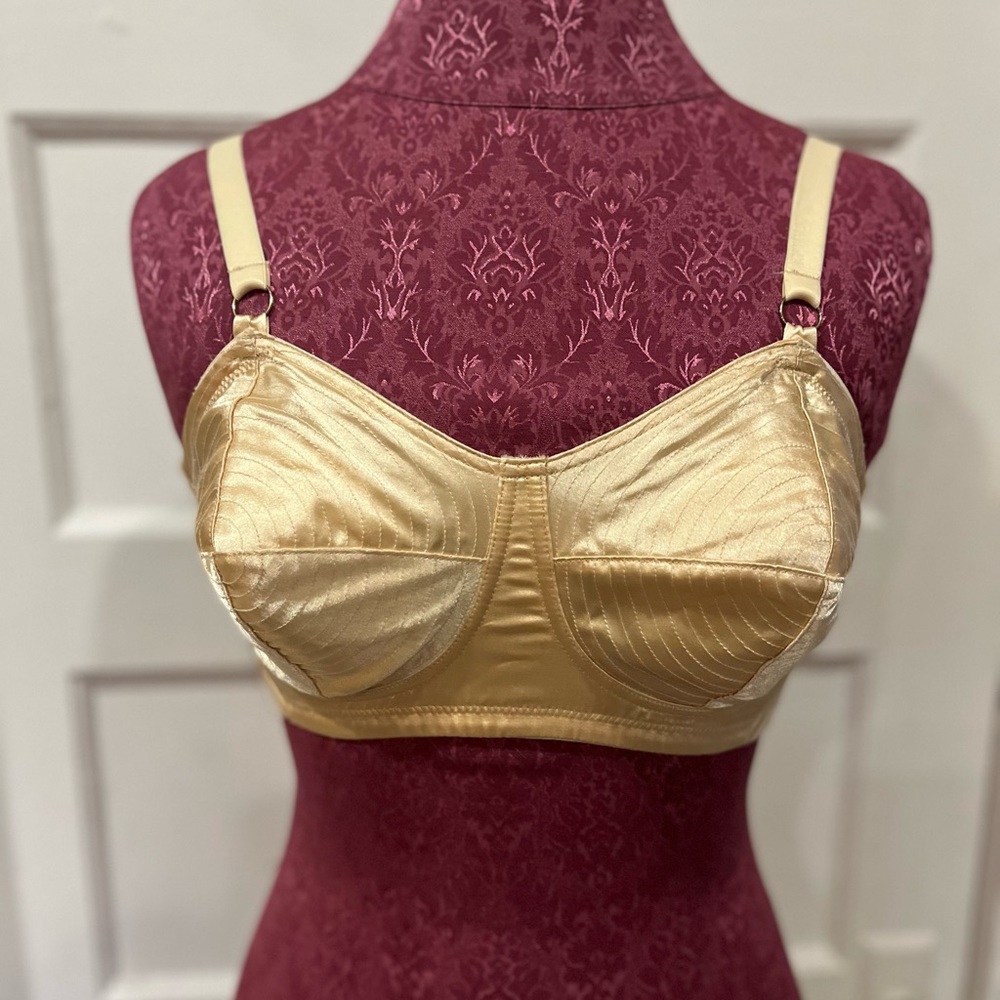 Bettie Page Bullet Bra in Peach. Size 34D